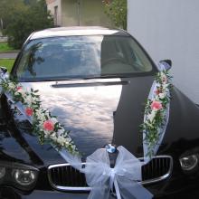 Svatební výzdoba auta.